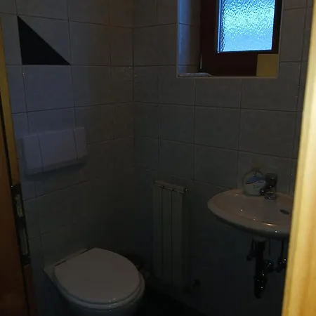 Permadieshof L Hostel